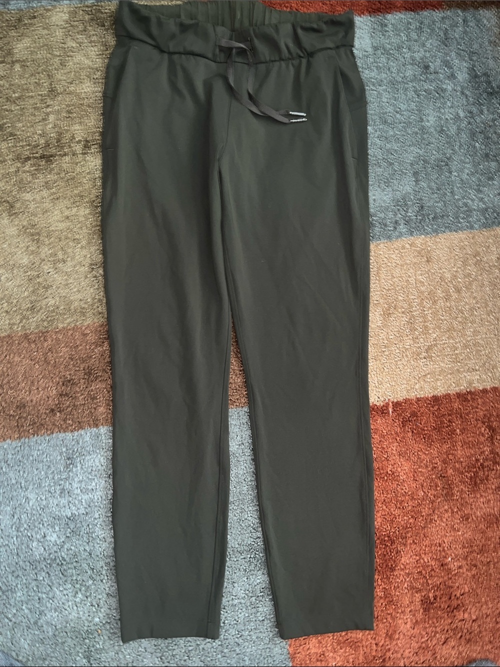Lululemon Keep Moving Pant
Grey Sage Size 4 - Picture 9 of 10
